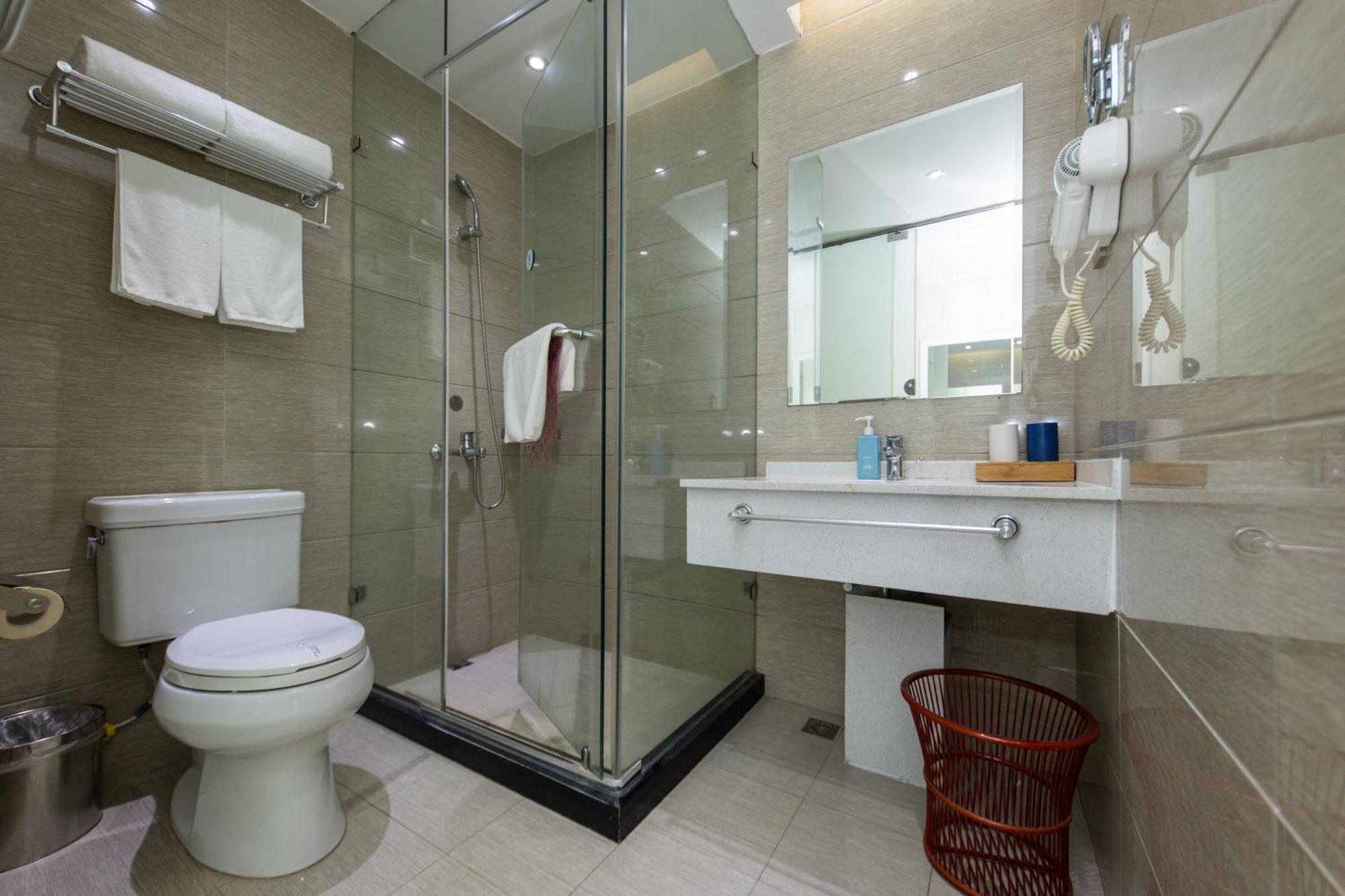 Starway Hotel At Pudong Shanghai Exterior photo