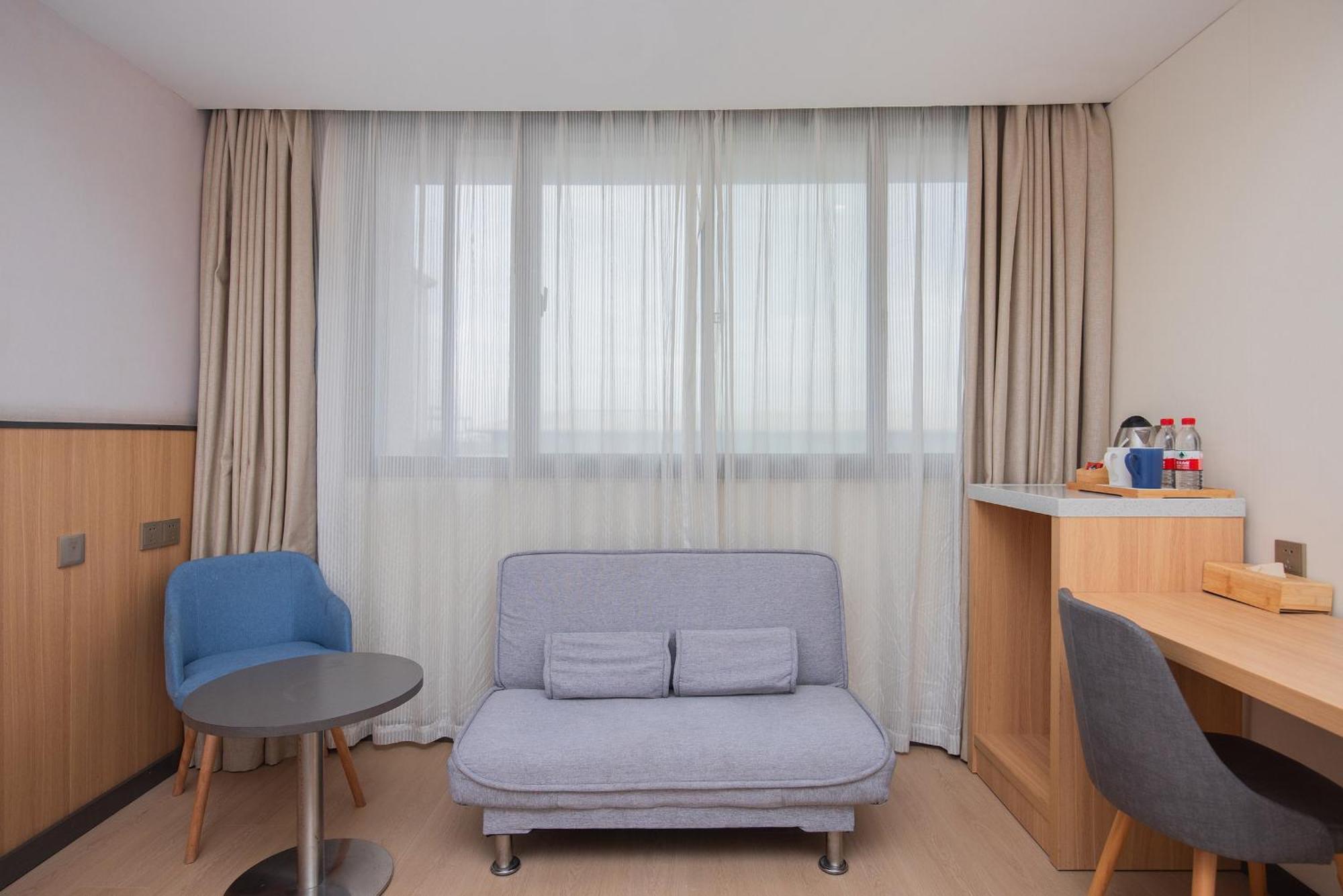 Starway Hotel At Pudong Shanghai Exterior photo