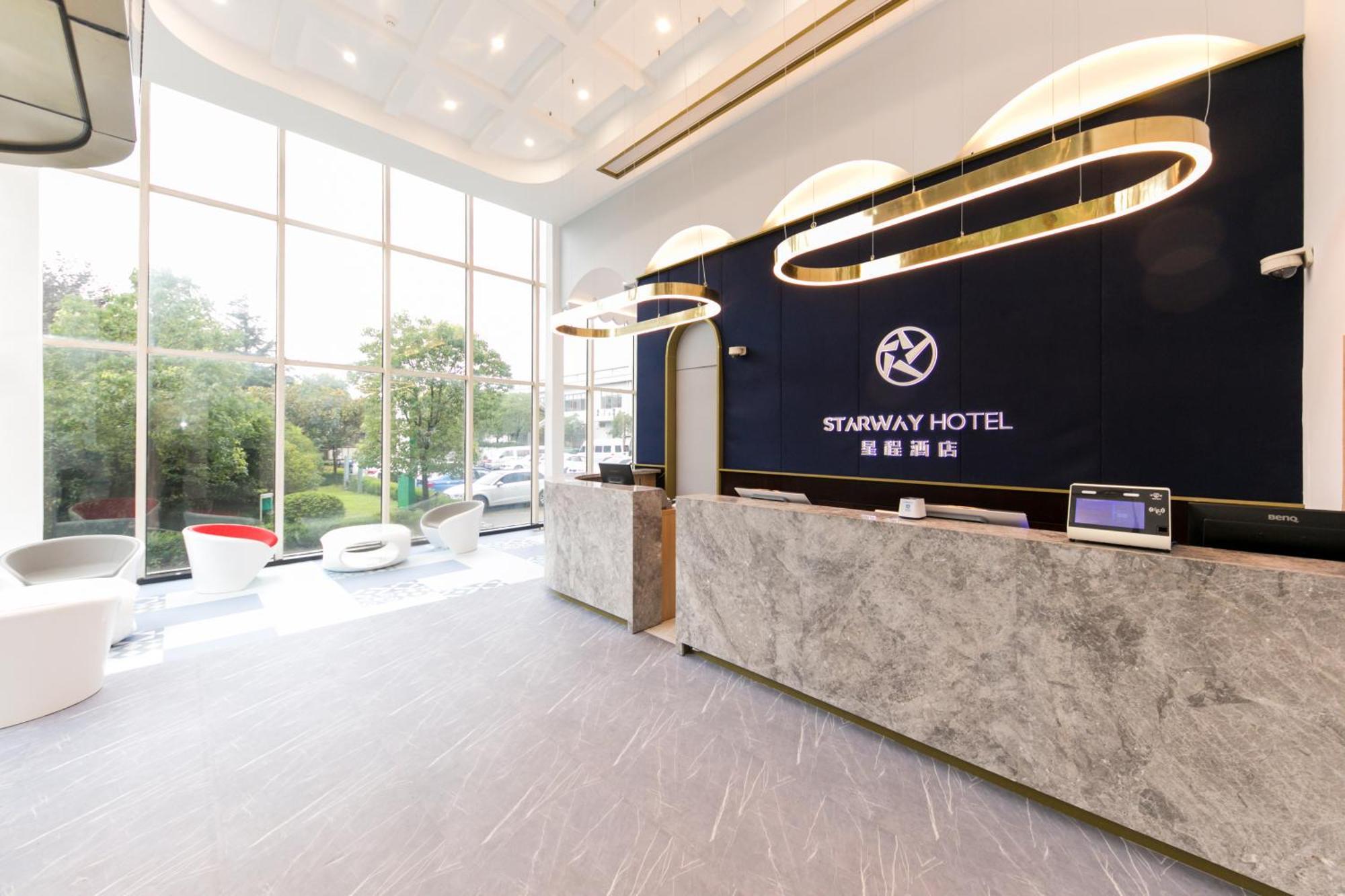 Starway Hotel At Pudong Shanghai Exterior photo